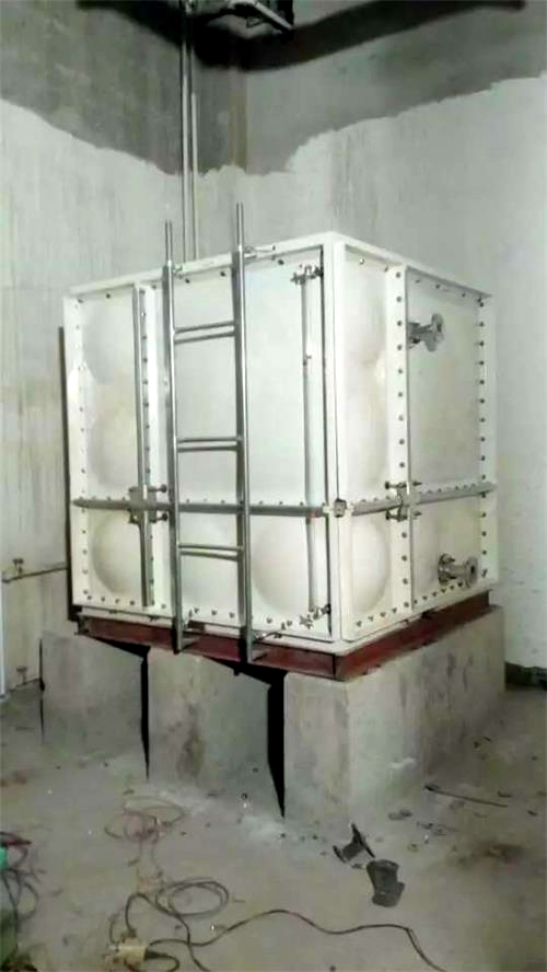 内蒙古赤峰世元3.375m3玻璃钢水箱